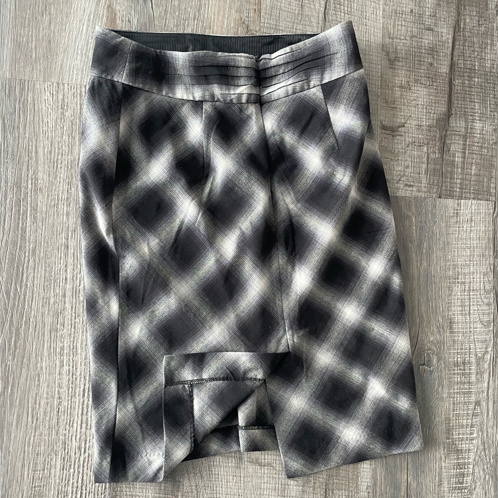 Skirt - Picture 2 of 3